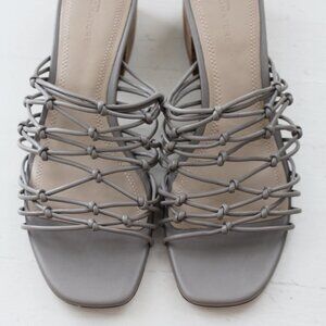 New in Box - Nordstrom Signature “Leandra” Knotted Slide Sandal in Size 8